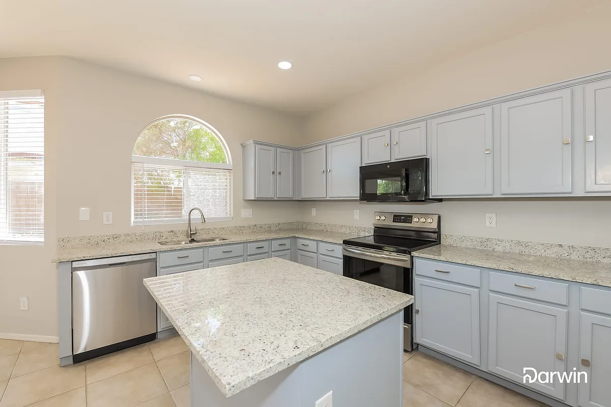 Building Photo - 2519 S 90th Dr
