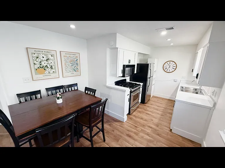 2103 McCormick St — Photo 6