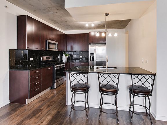 4th image of 659 W Randolph Ave #1716