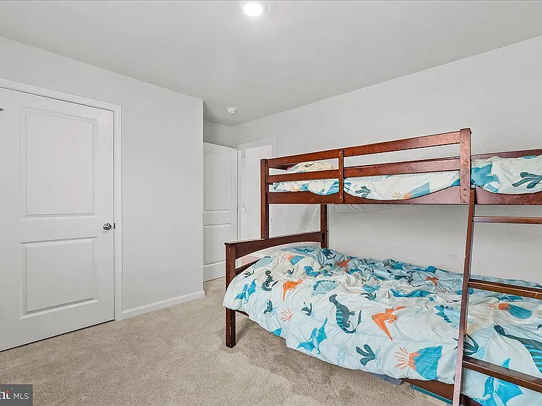 109 Woodford Dr — Photo 29
