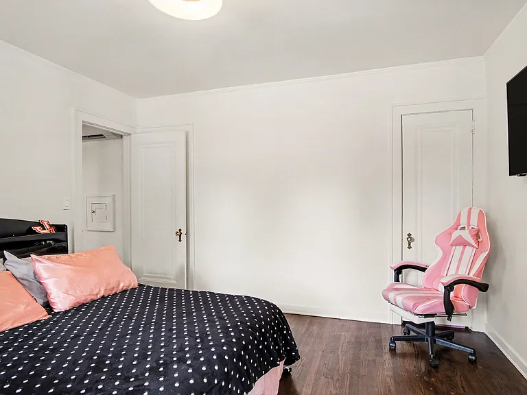 1154 E Chippewa Dr SE — Photo 2