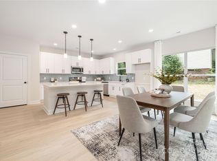 7034 Lakeside Dr, Charlotte, NC 28215