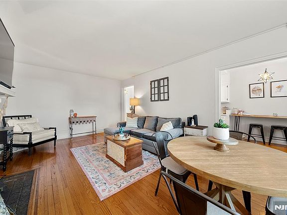 4th image of 100 Palisade Ave #B31