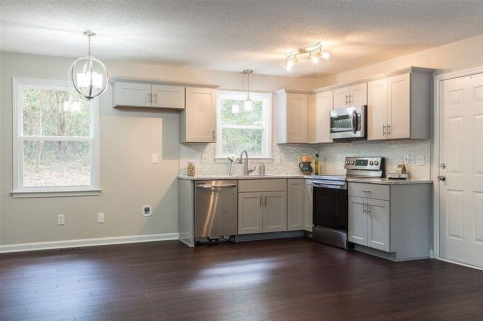 Modern, newly renovated, open kitchen and living