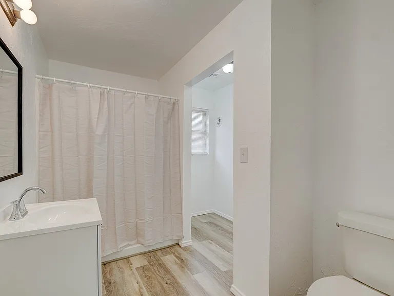 12250 E Post Oak Rd — Photo 8