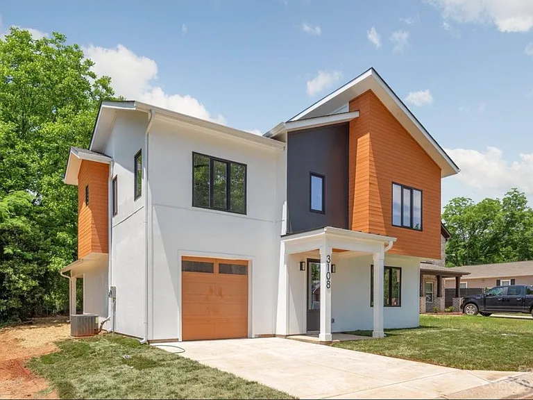 3108 Ross Ave — Photo 2