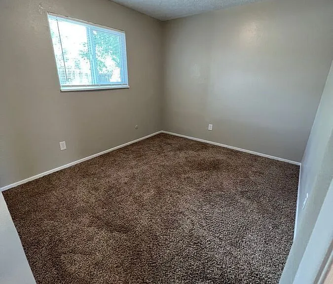 1017 Delaware Dr #2 — Photo 6