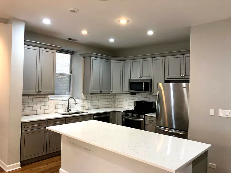 859 N Lasalle St #1 — Photo 6