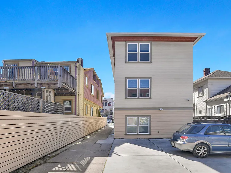 680 31st St #3 — Photo 24