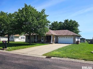 132 Post Rd, Virden, IL 62690