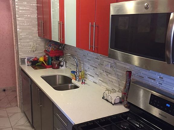 4th image of 2928 W 5th St APT 5J