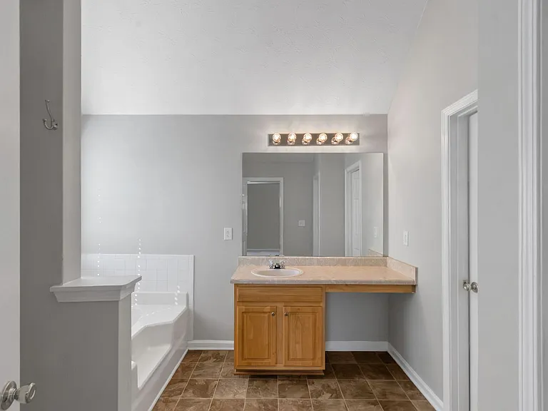 240 Dairyland Dr — Photo 20