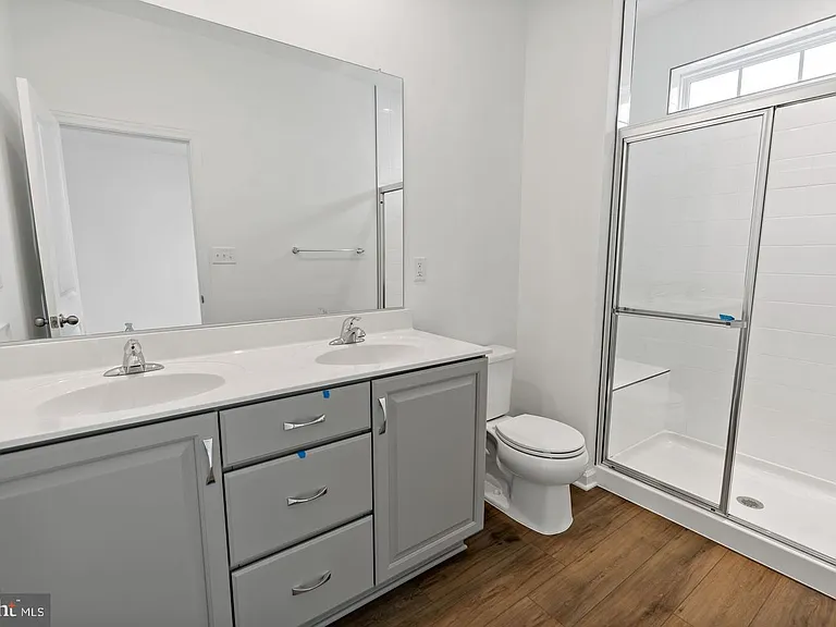 646 Hemsworth Ln — Photo 12