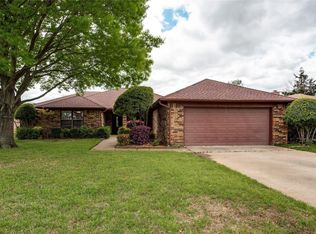 8966 Hialeah Cir S, North Richland Hills, TX 76182
