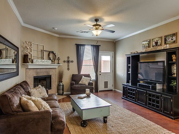 2nd image of 412 Silver Oak Ln