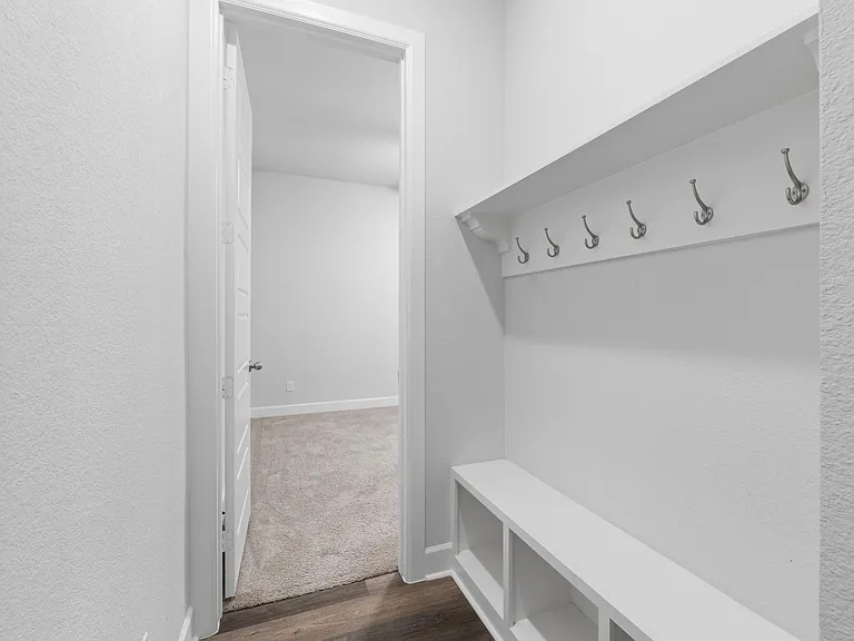 500 Samaritan Dr — Photo 7
