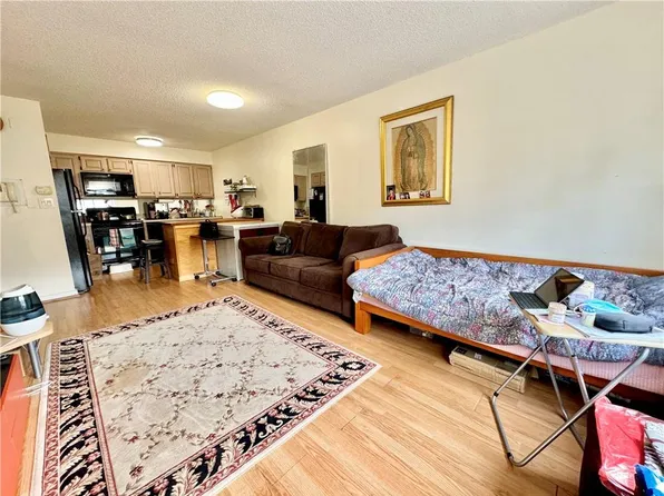 75 Essex Dr APT 2G, Staten Island, NY 10314