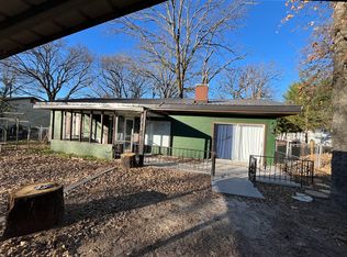 1505 Grove Dr, West Tawakoni, TX 75474