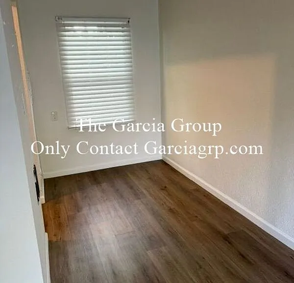 7805 NE Failing St #2 — Photo 9