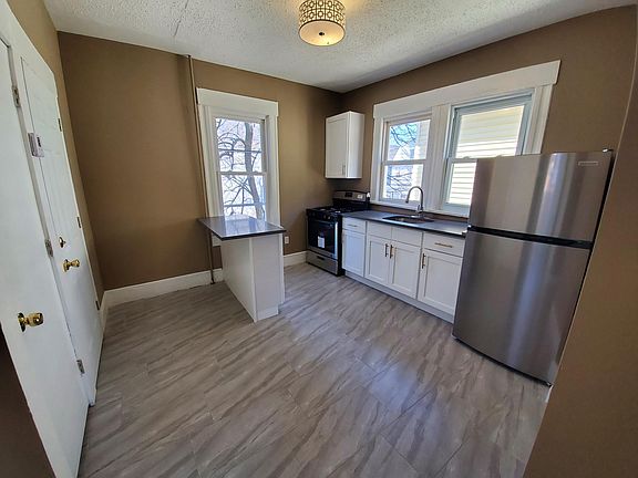 3rd image of 477 Nye Ave APT 3