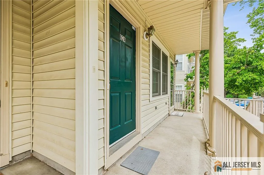 2 bed, 2.0 bath, 1827 sqft, $4,000 — Photo 4