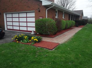 701 Whitlock Ave, Aurora, IL 60506