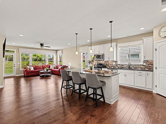 5th image of 1332 Woodlawn Ct