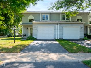 14 Tompion Ln, Saratoga Springs, NY 12866