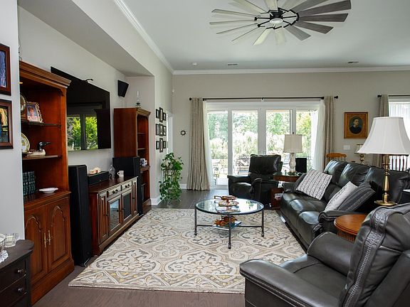5th image of 249 Star Lake Dr.