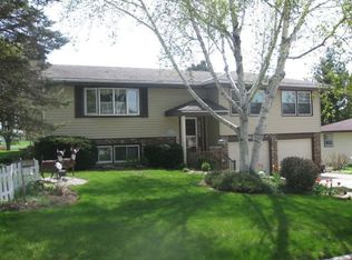 1067 Bayberry Dr, Watertown, WI 53094