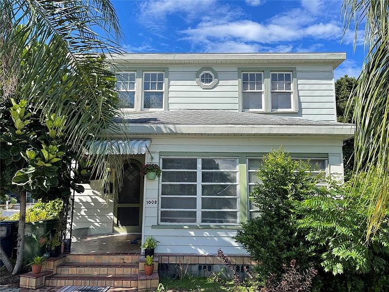 1st image of 1008 E Columbus Dr #B