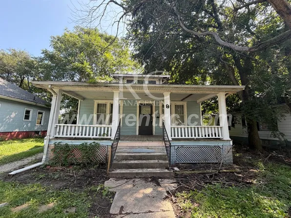 9 S State St, Danville, IL 61832