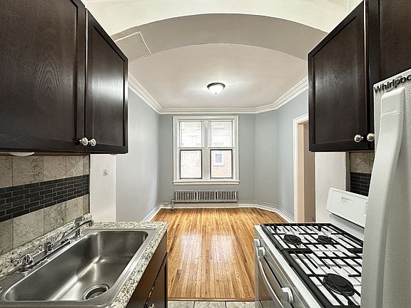 4th image of 1363 W Estes Ave #T1
