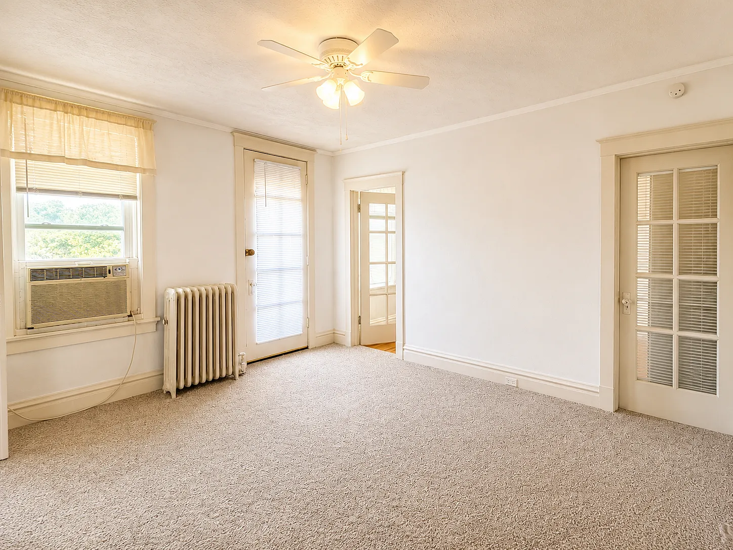 3 bed, 1200 sqft, $1,600 — Photo 4