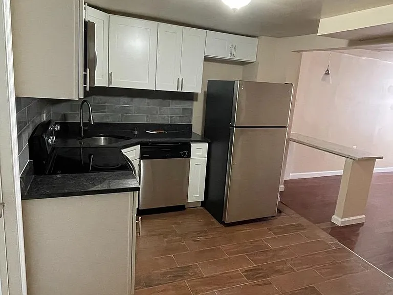 537 N 13th St #3F — Photo 6