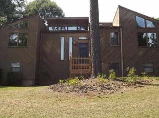 332 Castleair Dr NE, Kennesaw, GA 30144