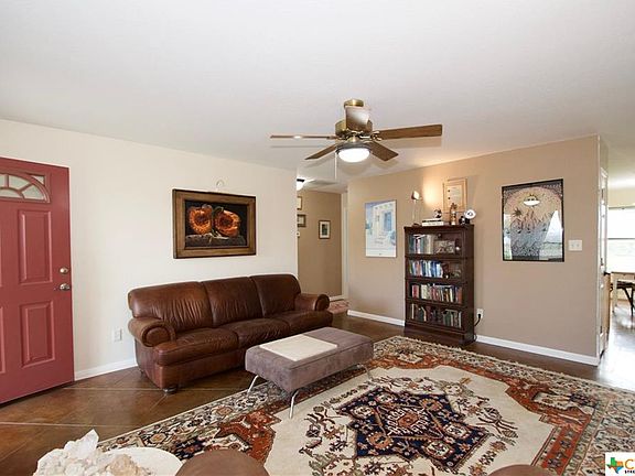 4th image of 204 River Hills Dr