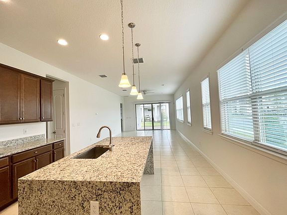 4th image of 8081 Cleobury Dr