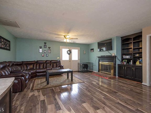 2nd image of 120 Grove Dr