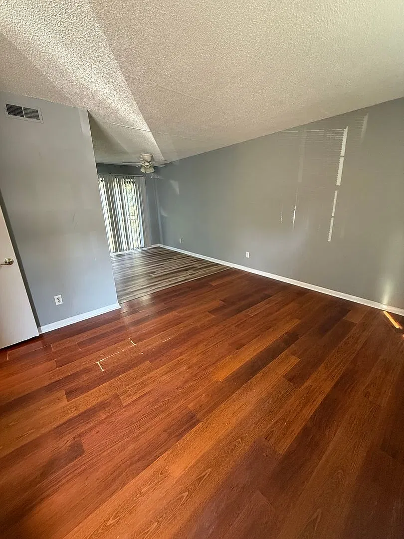 906 Verdant Drive — Photo 4