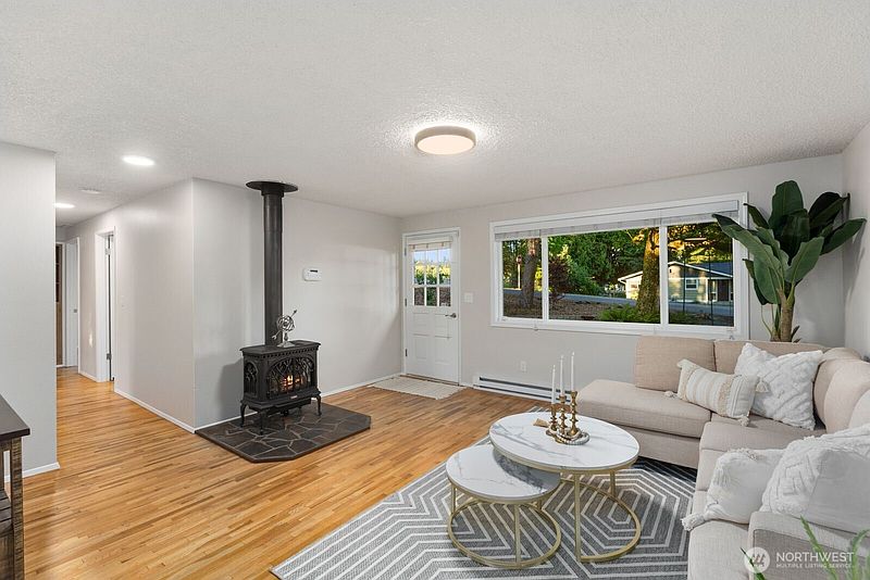 4th image of 7210 89th AVE SE