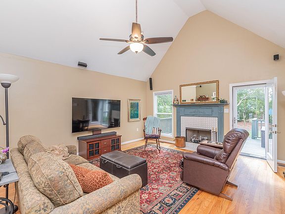 5th image of 1029 Old Ellis Sq
