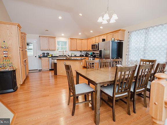 2nd image of 41 Sublime Way