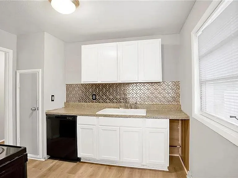3764 Autumndale Dr — Photo 8