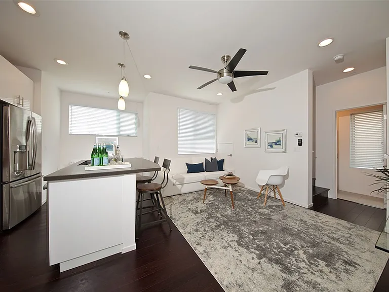 4138 1st Ave — Photo 3
