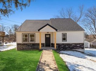 2 Robert Rd, Poughkeepsie, NY 12603