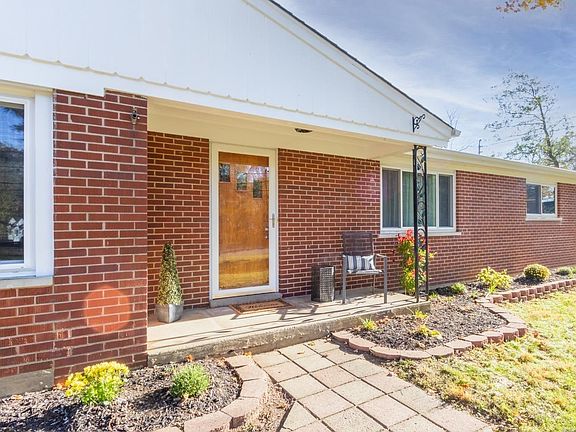 4th image of 4740 Vicbarb Ln