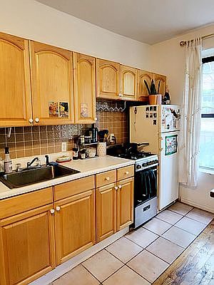 4th image of 222 E 95th St APT 14