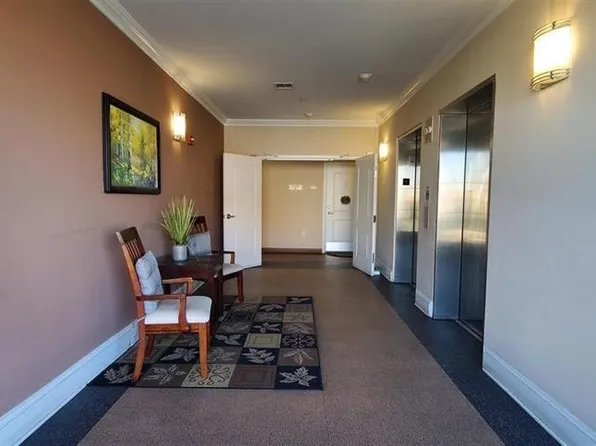 1209 Summit Avenue image 16 of 21