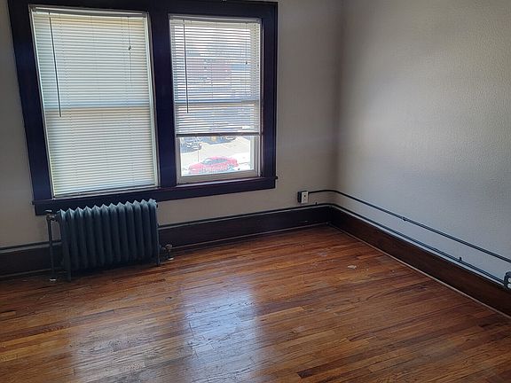 2nd image of 2714 Ingersoll Ave #723741